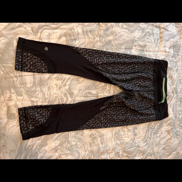 Lululemon crop leggings!!! - Picture 4 of 5